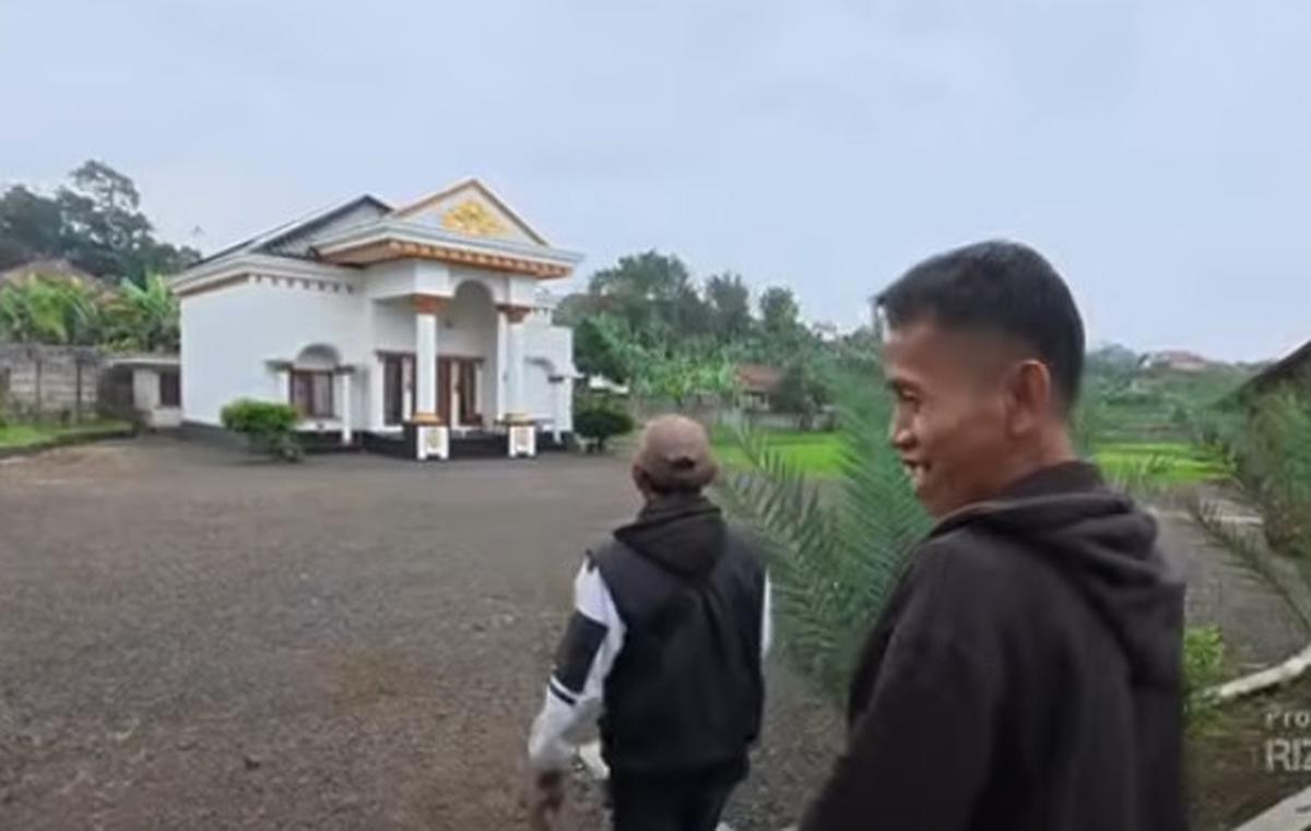 Tinggal Duduk Manis di Kampung dan Nikmati Masa Tua, Pria Paruh Baya Ini Miliki Bisnis WC Umum Jadi Miliarder