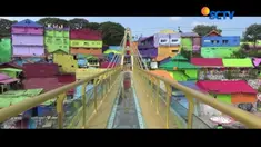 Sebuah jembatan kaca dibangun di kawasan wisata kampung warna-warni yang terhubung dengan kampung 3 dimensi.