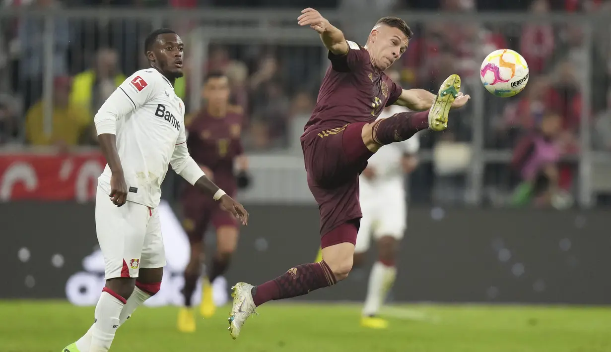 Kemenangan ini mengangkat Bayern ke posisi dua sementara Liga Jerman dengan 15 poin dari delapan laga. (AP/Matthias Schrader)