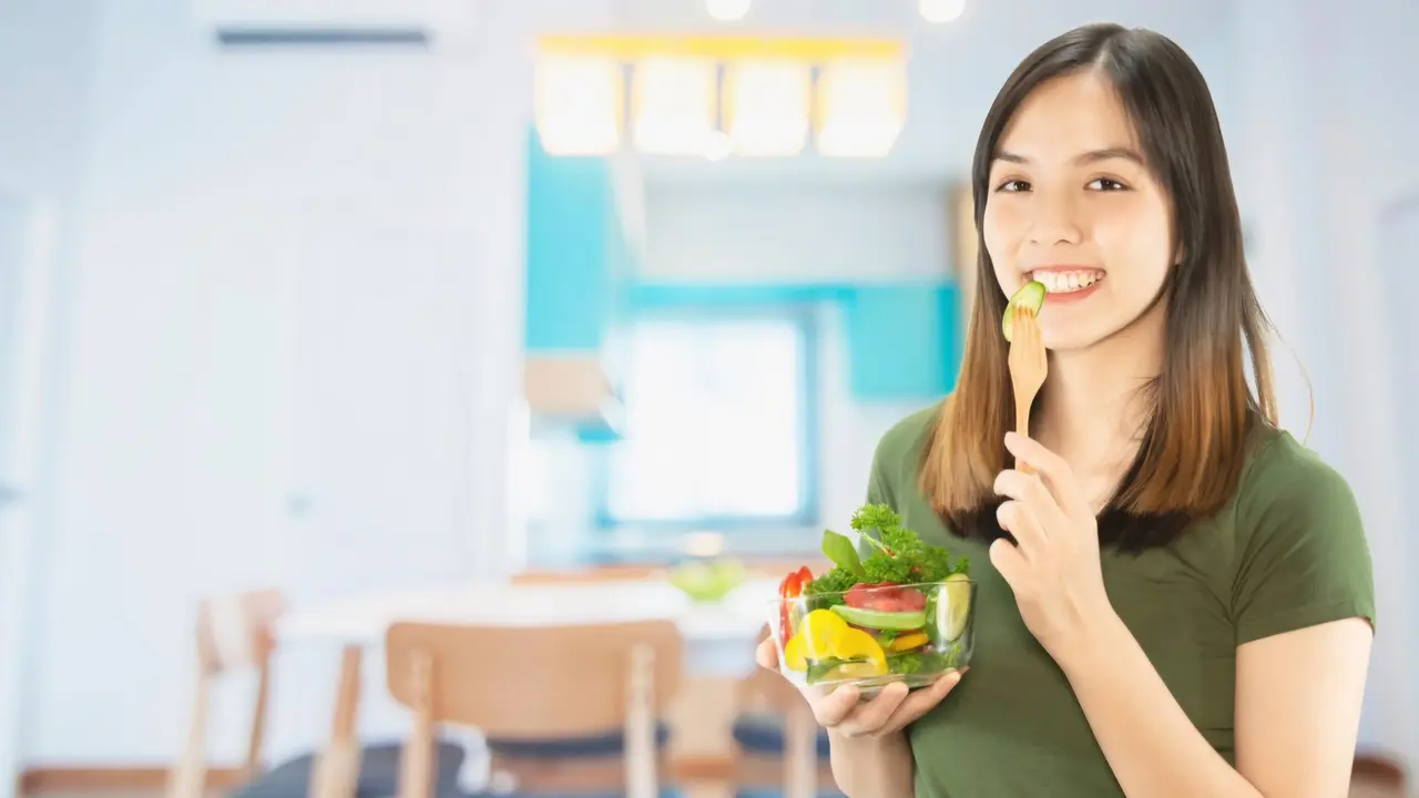Cara Mudah Meningkatkan Kesadaran Gizi dan Memilih Makanan Bergizi untuk Hidup Sehat (Foto: Freepik/jcomp)