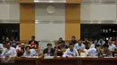 Menkumham Yasonna Laoly saat berada di Ruang Komisi III untuk membahas anggaran Kementerian Hukum dan HAM bersama Komisi III, Jakarta, Kamis (17/9/2015). (Liputan6.com/Johan Tallo)
