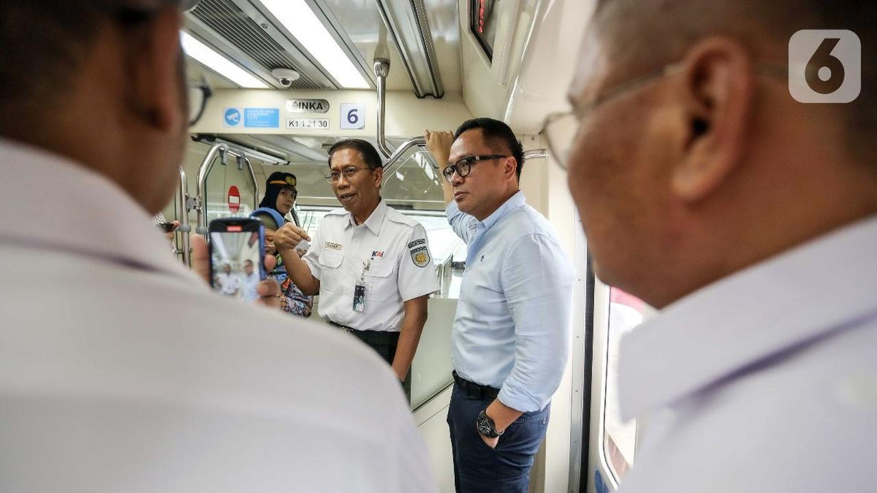 Sebelum meninggalkan lokasi acara, Prabowo sempat menyalami Tiko yang hadir di lokasi. Saat bersalaman, Prabowo memberikan pesan khusus ke Tiko untuk menjaga uang Republik Indonesia.<br>
