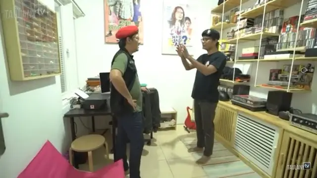 Andre Taulany menyambangi kediaman Soleh Solihun (YouTube/ TaulanyTV)