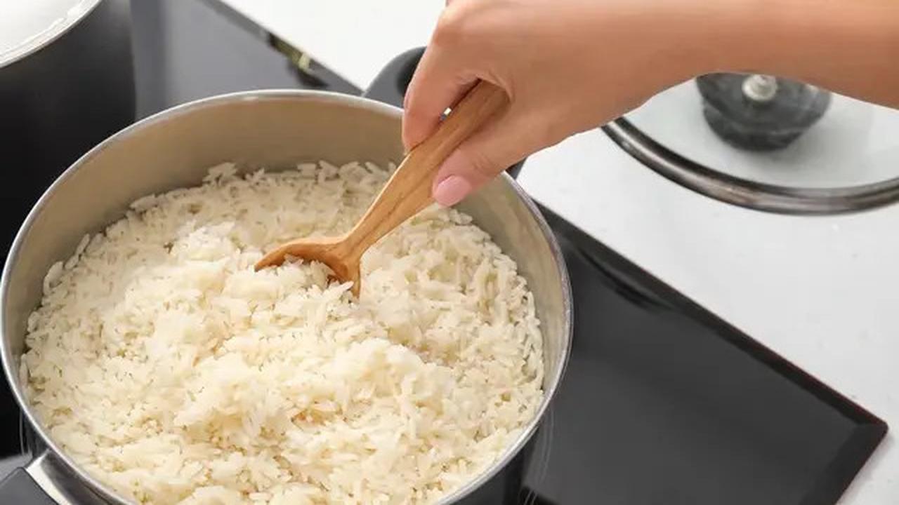 Trik Mengatasi Nasi Kering di Rice Cooker agar Kembali Pulen
