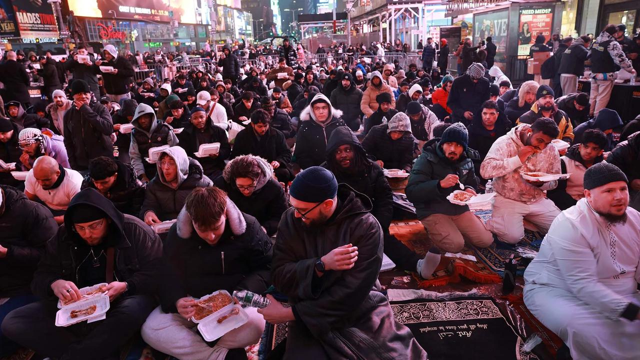 FOTO: Semangat Ramadan Menggema di Times Square New York