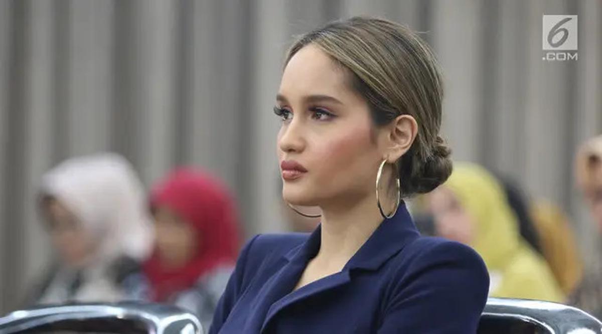 Cinta Laura Kritik Tambang Nikel di Raja Ampat, Ungkit Merobek Hutan dan Cekik Terumbu Karang