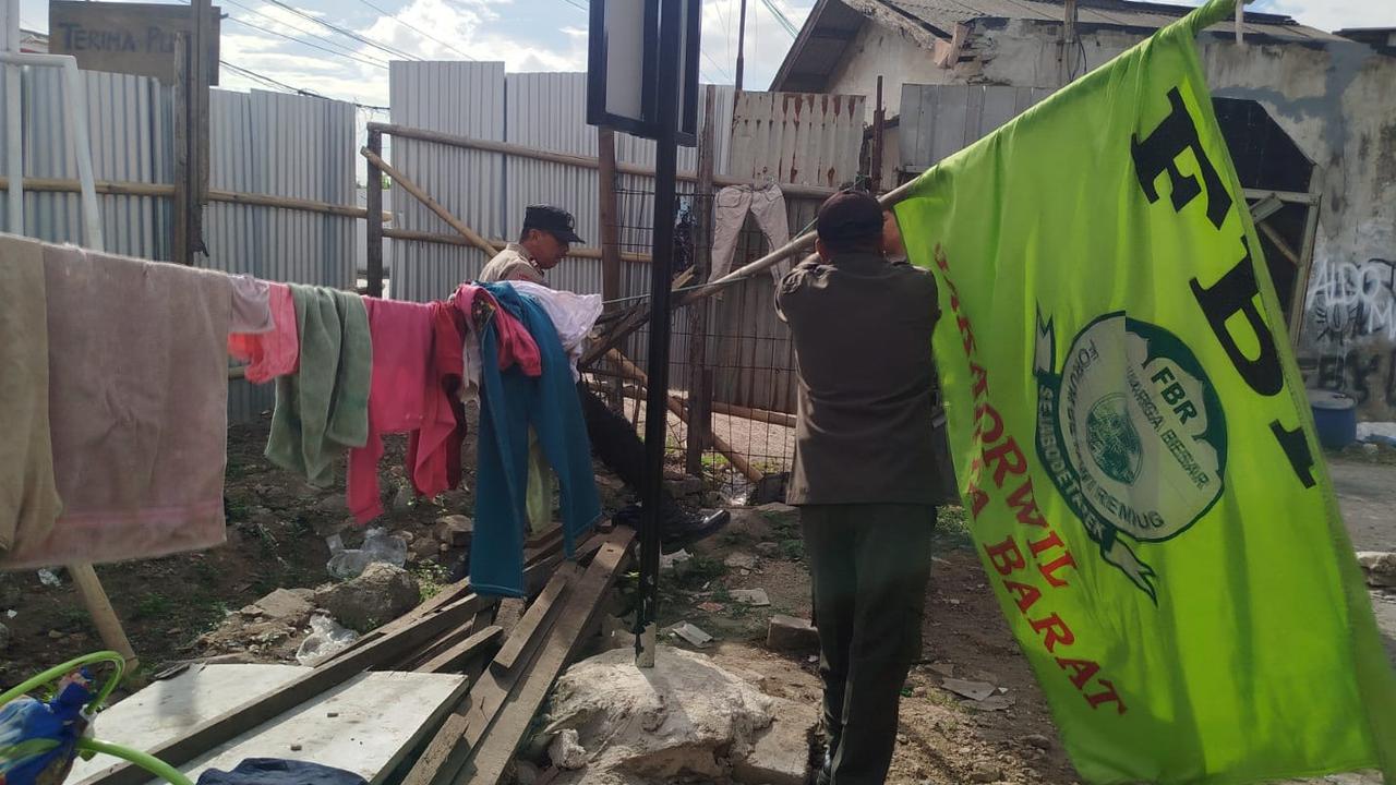 Bersihkan Atribut dan Bendera Ormas di Tangerang, Kapolres: Tak Ada Ormas yang Kuasai Wilayah!