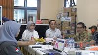 Wakil Bupati Lumajang Indah Amperwati (Tengah) memimpin rapat validasi warga yang mendapatkan hunian relokasi (Istimewa)