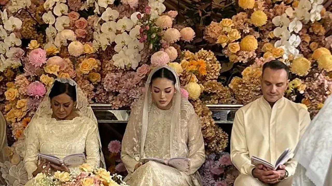 Tampilan Elegan Alyssa Daguise Dibalut Busana Pastel saat Pengajian Jelang Pernikahan, Aura Calon Pengantin Terpancar