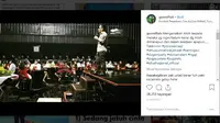 Gus Miftah selawatan di kafe. (Liputan6.com/Instagram Gus Miftah)