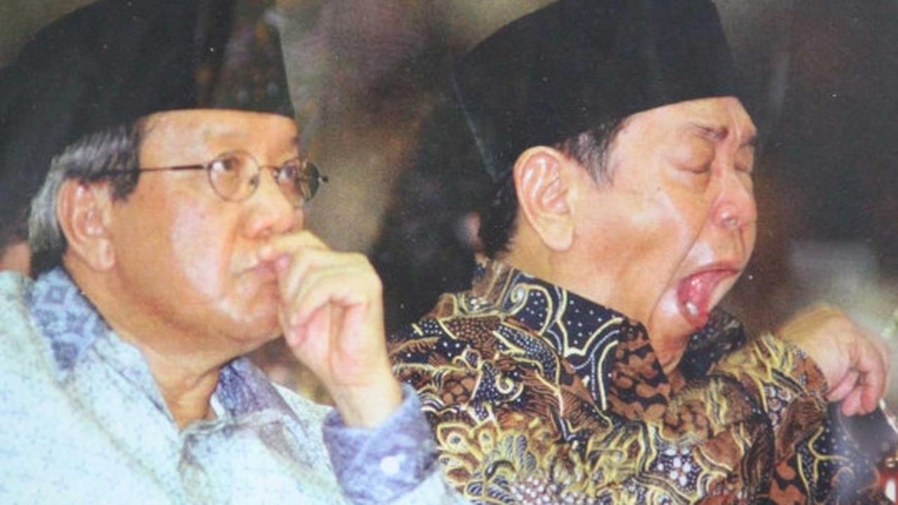 Melihat pameran foto Gus Dur saat menjadi Presiden
