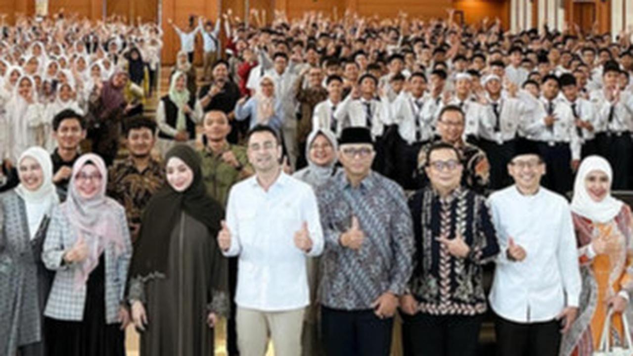 Dijuluki Pasutri Produktif, Potret Nagita Slavina Jadi MC dan Raffi Ahmad Pembicara di Acara yang Sama Disorot
