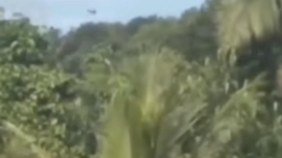 Viral Video Diduga Helikopter PK-CFX Terbang Rendah Sebelum Alami Kecelakaan