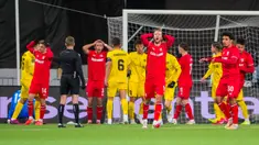 FC Twente harus mengakui ketangguhan Bodo/Glimt pada laga leg kedua play-off Liga Europa 2024-2025 dengan skor telak 2-5 di Stadion Aspmyra, Kamis (20/2/2025). (Fredrik Varfjell/NTB Scanpix via AP)