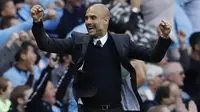 Manajer Manchester City, Pep Guardiola, merayakan keberhasilan timnya menaklukan Sunderland pada laga Liga Premier Inggris di Stadion Etihad, Manchester, Inggris, Sabtu (13/8/2016). City menang 2-1 atas Sunderland. (Reuters/Lee Smith)