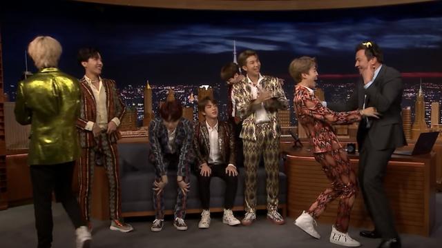 BTS saat menjadi bintang tamu talk show Jimmy Fallon (YouTube/ The Tonight Show Starring Jimmy Fallon)