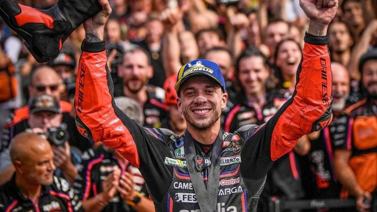 Drama di Misano! Marco Bezzecchi Juara Sprint Race MotoGP San Marino, Marc Marquez Terjatuh