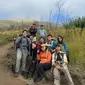 Potret Wendy Walters naik Gunung Merbabu bareng (sumber: Instagram/wendywalters)