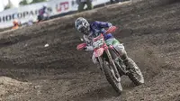 Aksi pembalap Indonesia Delvintor Alfarizi di MXGP Lombok 2024