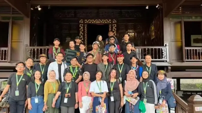 Delegasi Indonesia dalam misi pelayaran Muhibah Budaya Jalur Rempah yang singgah di Kota Melaka disambut hangat oleh Ketua Menteri Melaka Datuk Seri Abdul Rauf Yusoh, Senin (1/7) (Istimewa)
