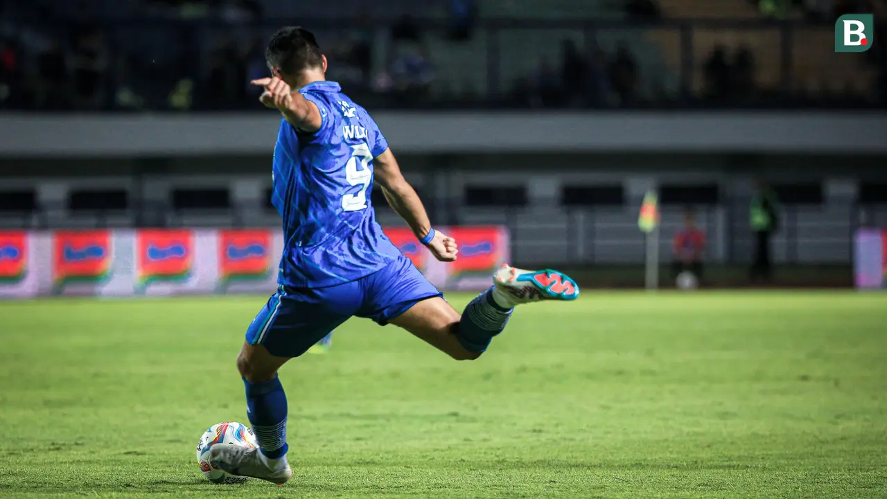 Persib Bandung vs Dewa United - BRI Liga 1 2023/2024