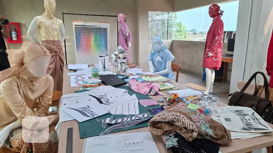 Mengintip Dapur Kreatif LAKON Indonesia, Laboratorium Fashion Pengolah Wastra Nusantara