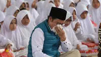 Ketua Umum Partai Kebangkitan Bangsa (PKB) Abdul Muhaimin Iskandar menyantuni ribuan santri Yatim Piatu yang bermukim di Istana Anak Yatim, Tanah Bumbu, Kalimantan Selatan, Rabu (15/3/023) (Istimewa)