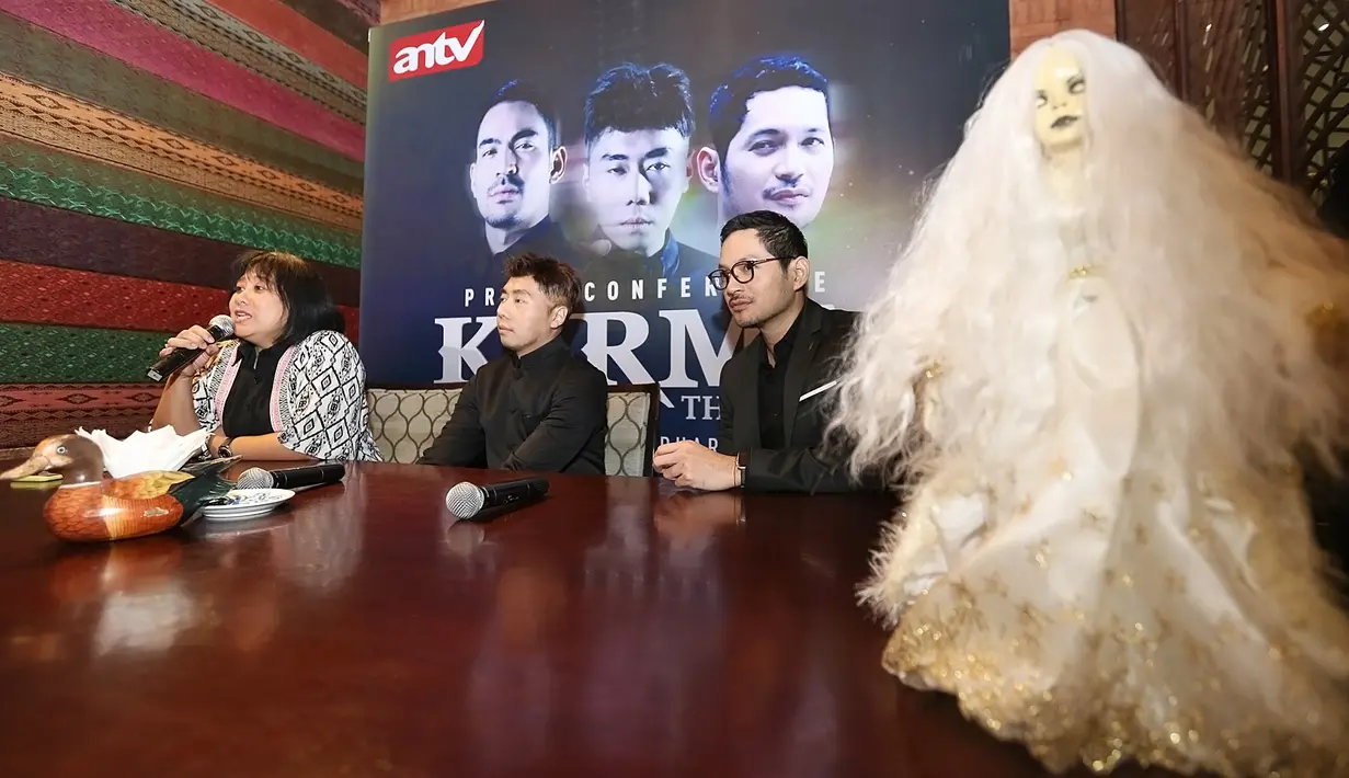 Karma sebelumnya merupakan acara reality show yang mengungkap permasalahan seseorang dan memberikan solusi. "Ini adalah pengembangan yang sudah populer. Saya sebagai narator, bersama Roy kita akan mencarii," imbuh Evan. (Bambang E. Ros/Bintang.com)