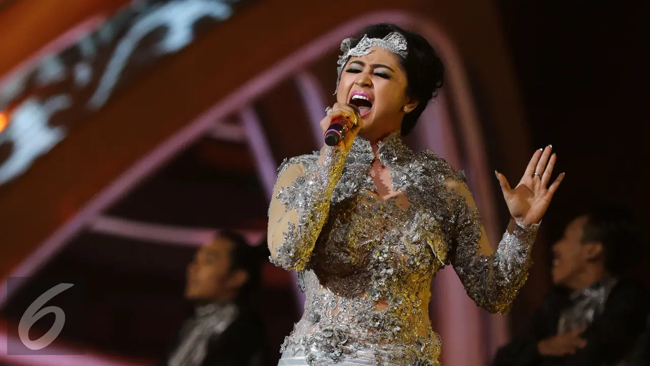 Dewi Perssik