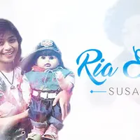 Mengalami masa kecil di era 90an? Yuk nostalgia bareng Ria Enes dan boneka lucunya Susan. (Desain: Muhammad Iqbal Nurfajri/Bintang.com