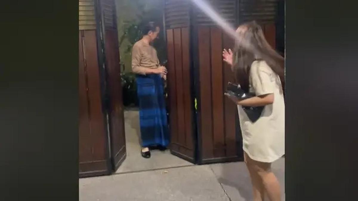Cewek Ini Iseng Kunjungi Rumah Jokowi di Solo, Tak Menyangka Dibukakan Pintu Langsung
