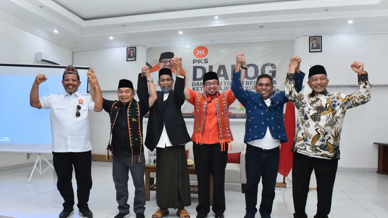Ketua Majelis Syuro PKS Dr Salim Segaf Aljufri bersama Ketua Majelis Syuro PKS Dr Salim Segaf Aljufri bersama Ketua Fraksi PKS DPR Jazuli Juwaini dan jajaran PKS lainnya saat sambangi Provinsi Nusa Tenggara Timur (NTT).