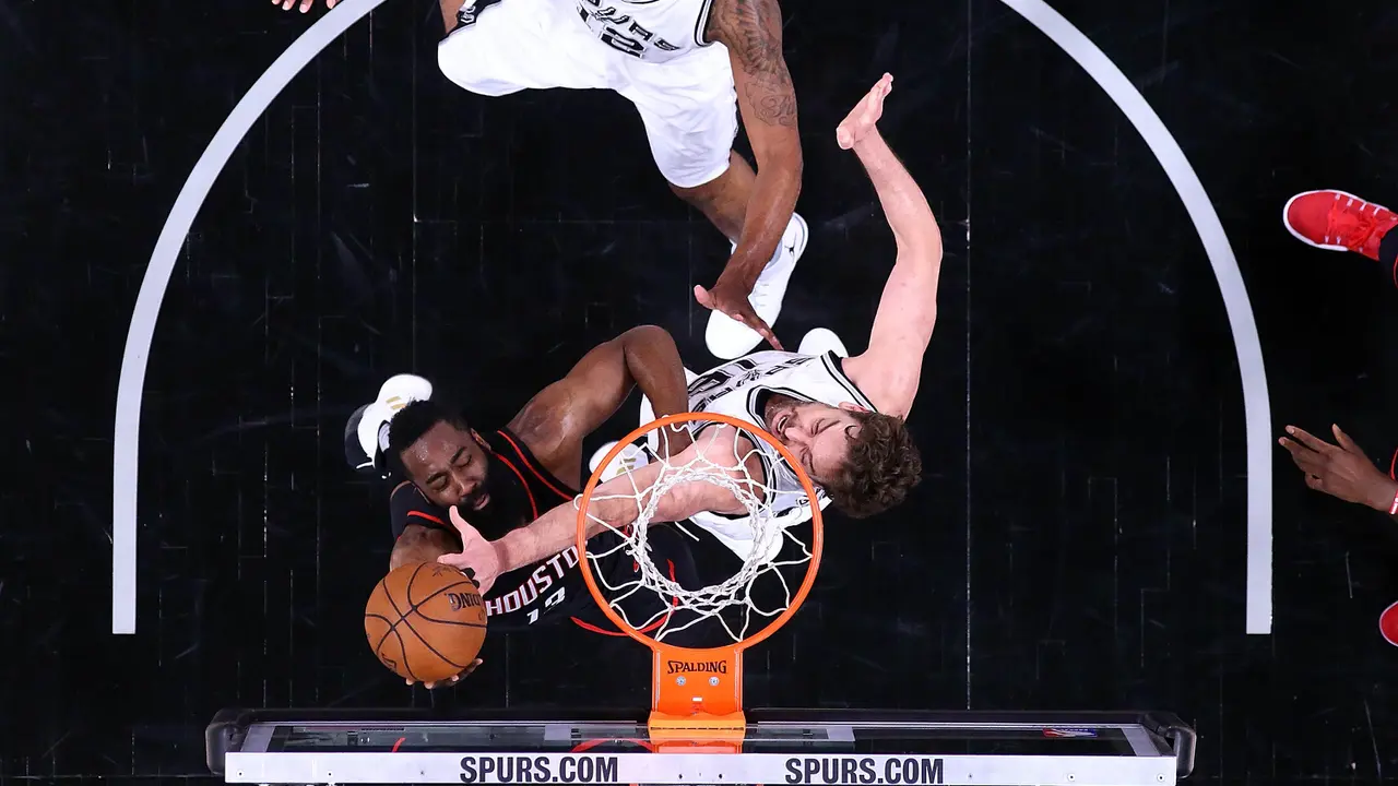 Pebasket Houston Rockets, James Harden