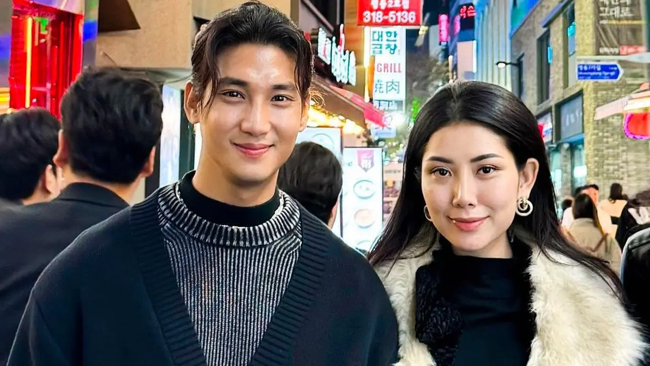 Biksu Terseksi di Myanmar Paing Takhon Umumkan Pertunangan, Bikin Penggemarnya Patah Hati