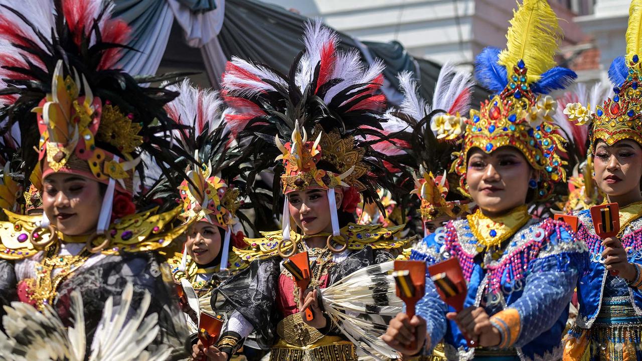 Ratusan Penari Semarakkan Festival Remo Yosakoi di Surabaya