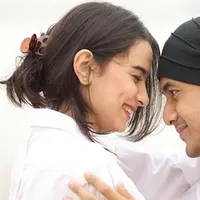 Hengky Kurniawan dan Sonya Fatmala sering berbalas unggahan di Instagram. Mereka memang kerap kali menunjukkan foto-foto mesra atau saling menyemangati pasangan.  (Via Instagram/@Hengkykurniawan)