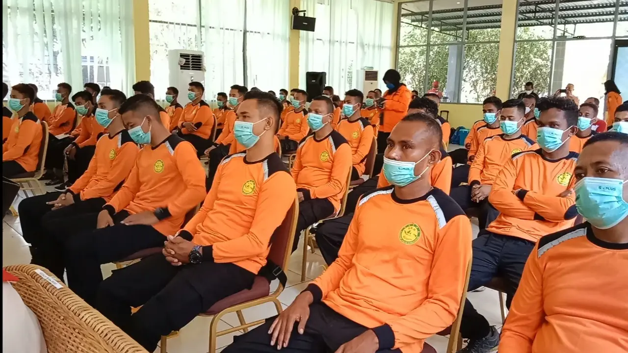Peserta pelatihan potensi SAR water rescue, mengikuti pelatihan potensi SAR selama 6 hari. (Liputan6.com/Dionisius Wilibardus)