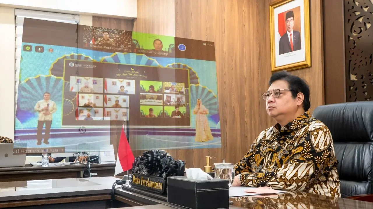 Menteri Koordinator Bidang Perekonomian Airlangga Hartarto dalam acara Halal Bi Halal Bank Indonesia yang digelar secara virtual, Kamis (12/5/2022).