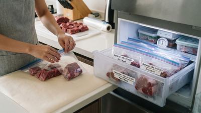 9 Cara Menyimpan Daging di Freezer agar Tidak Menempel, Mudah Diambil Sebagian