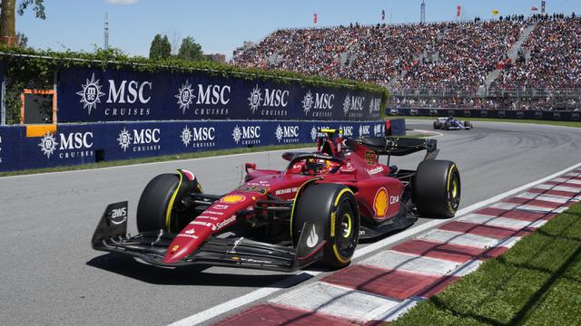 Foto: Max Verstappen Jadi Kampiun di F1 GP Kanada 2022 usai Atasi Tekanan Carlos Sainz di 15 Lap Terakhir