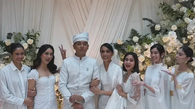 Tissa Biani saat Jadi Bridesmaid di akad nikah Sahabat. [@tissabiani]