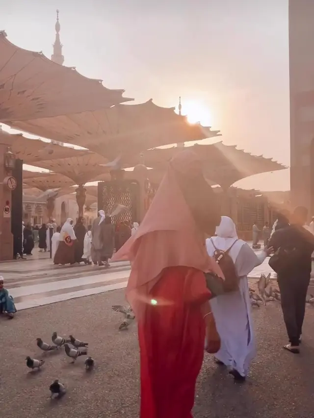 Paula Verhoeven umrah pakai cadar