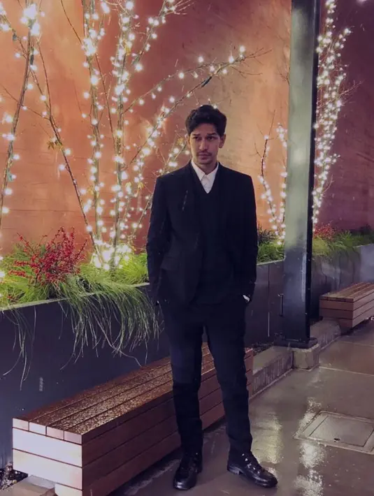 (Instagram/dimasbeck)