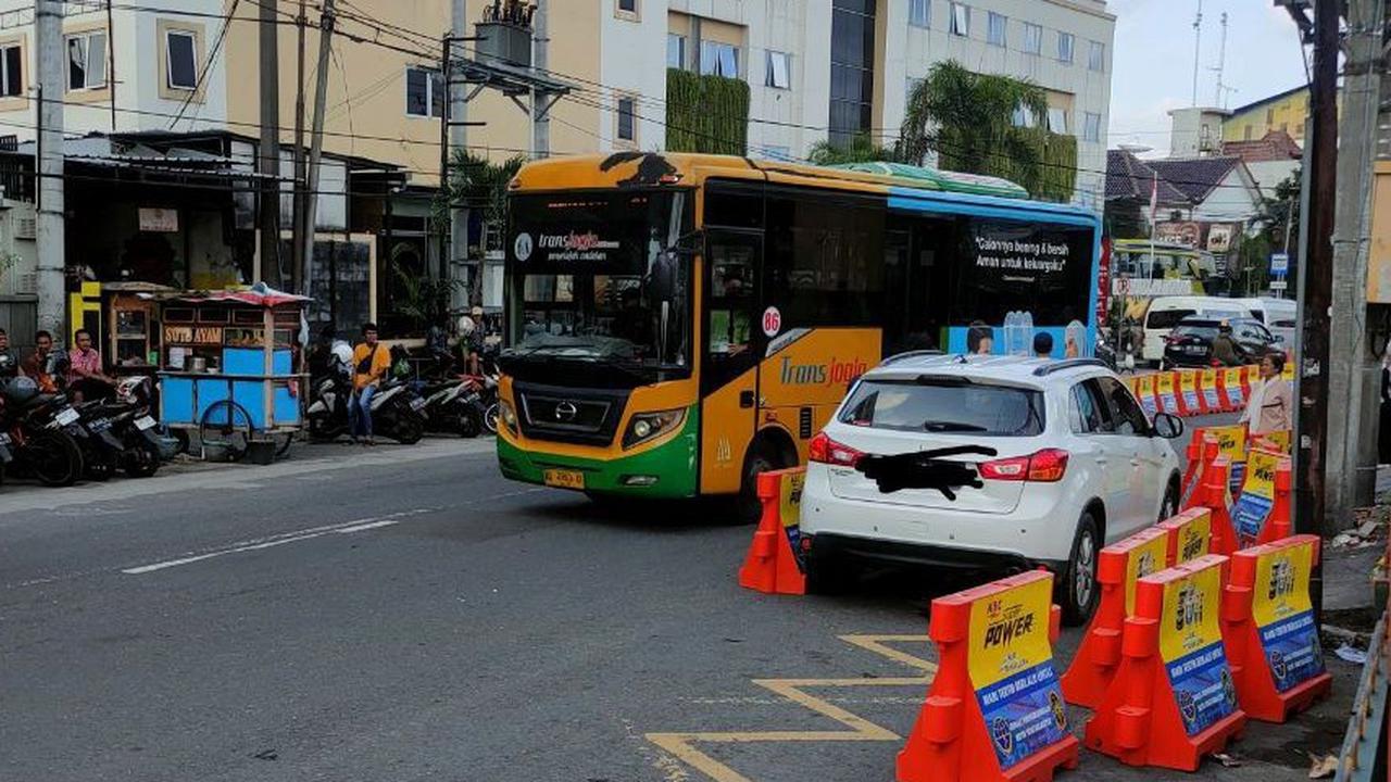 Trik Jitu Agar Mobil Tidak Parkir Sembarangan di Depan Rumah, dari Santai Hingga Keras