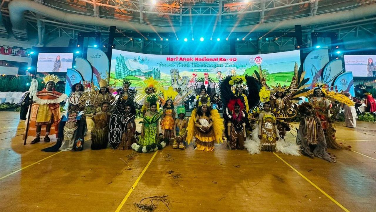 Saat Jokowi Bangga Lihat Fashion Show Karya Desainer PYCH Binaan BIN di Hari Anak Nasional
