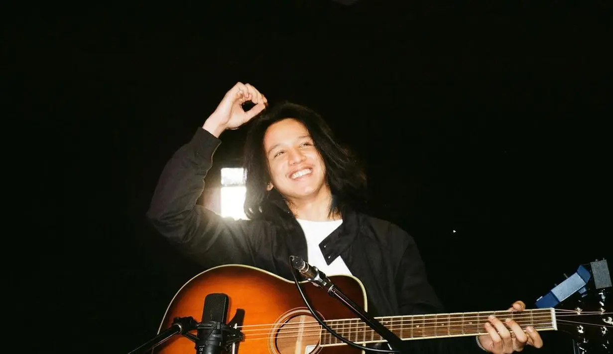 (Instagram/rayprasetya22)