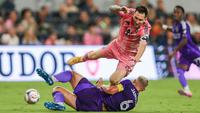 Nasib sial harus dialami oleh Lionel Messi dan kawan-kawan kala Inter Miami menjamu Orlando City dalam laga lanjutan Major League Soccer (MLS) 2026, Sabtu (02/05/2026) waktu setempat. (AP Photo/Chris Arjoon)
