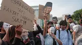 Sejumlah mahasiswa yang tergabung dalam aliansi Komite Selamatkan Daulat Rakyat (Sadar) menggelar aksi unjuk rasa di kawasan Tugu Tani, Menteng, Jakarta Pusat, Selasa (20/10/2026). Aksi tersebut bertepatan dengan dua tahun pemerintahan Presiden Prabowo Subianto dan Wakil Presiden Gibran Rakabuming Raka. (KLY/Budy Santoso)