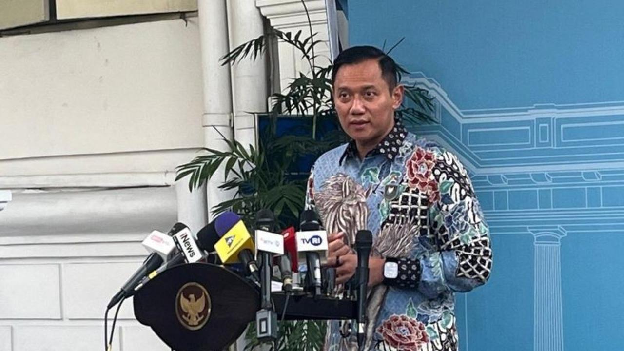 Fakta Unik: 1,6 Juta Penumpang Harian! Presiden Prabowo Serukan Pengembangan Kereta Api Luar Jawa