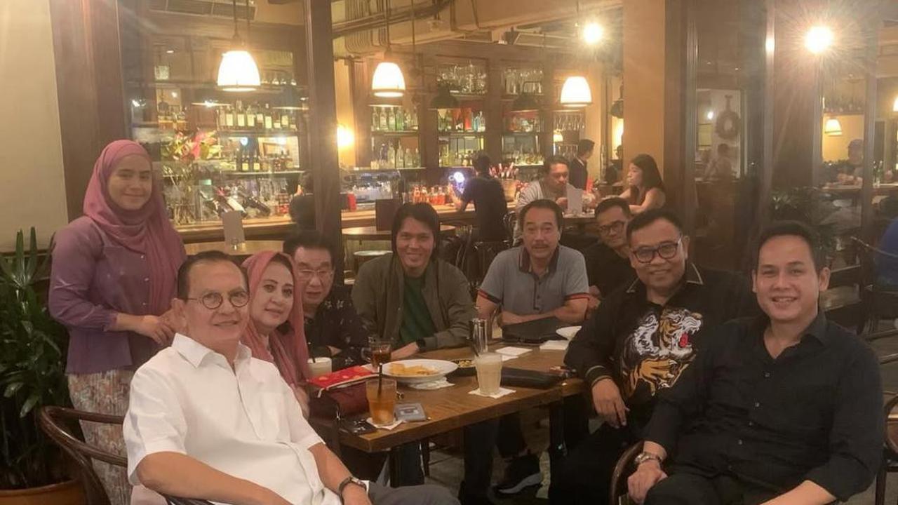 Yessy Gusman Gelar Pertemuan Hangat dengan Seleb Senior, Kehadiran Once Mekel Jadi Sorotan